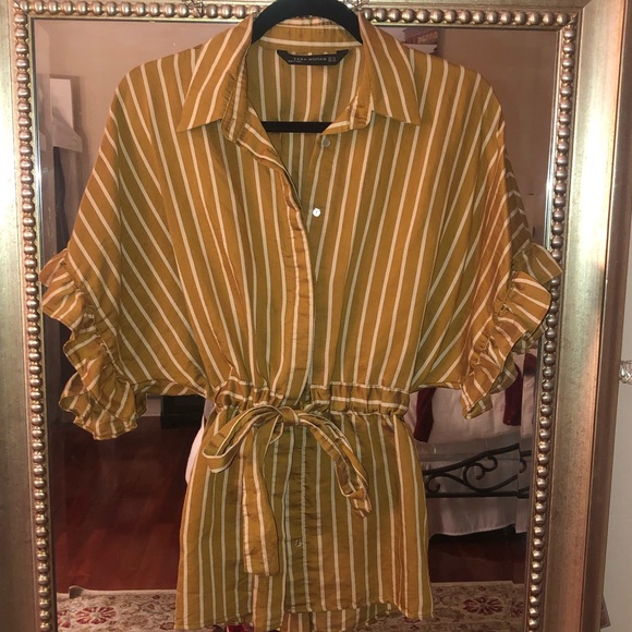 Zara Tops - Zara White & Gold Striped Button Down